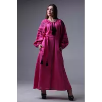 Длинное розовое вечернее платье с вышивкой