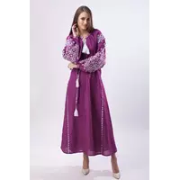 Длинное платье виноградного цвета с белой вышивкой